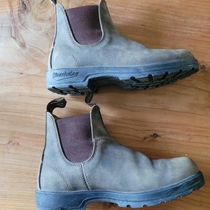 BLUNDSTONES- women's 8/12 (UK/Aussie 5 1/2) ALMOST NEW!